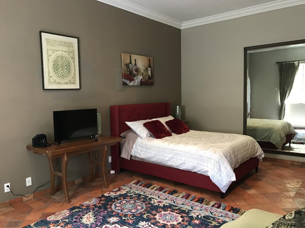 Bed & Breakfast Beverly Hills Spanish Los Angeles
