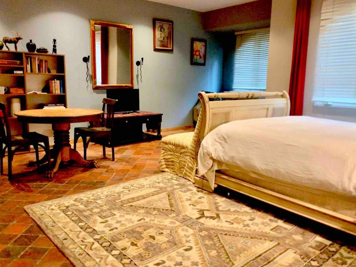 Beverly Hills Spanish Bed & Breakfast Los Angeles