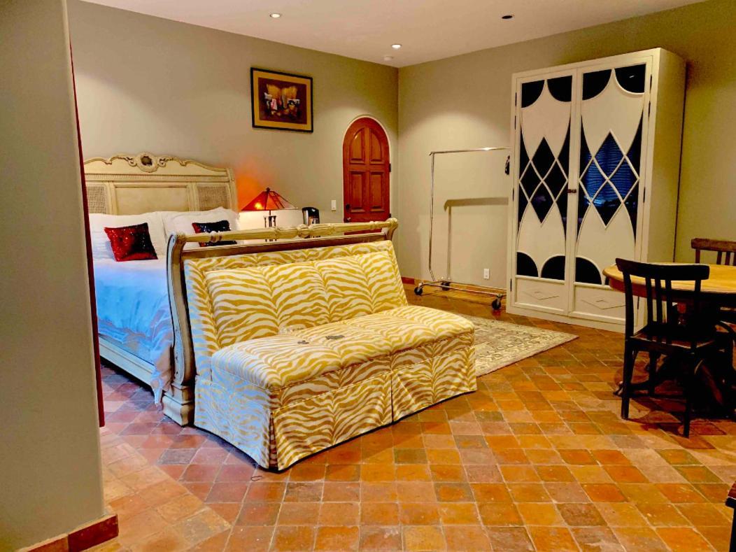 Beverly Hills Spanish Bed & Breakfast Los Angeles